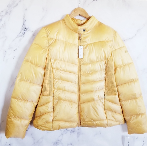 VIA SPIGA Gold Puffer Jacket - Picture 4 of 16